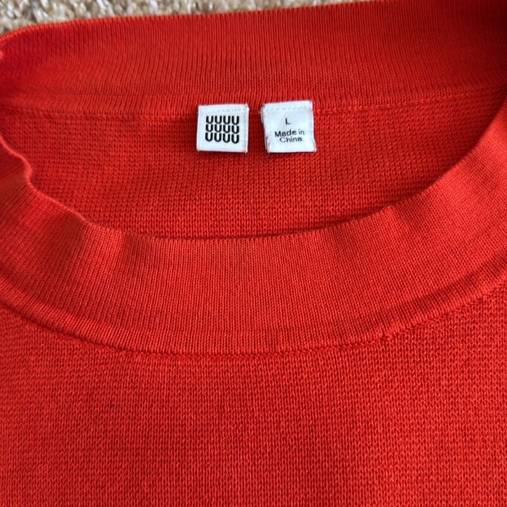 UUUU Uniqulo Orange sweater in size large - Picture 7 of 10